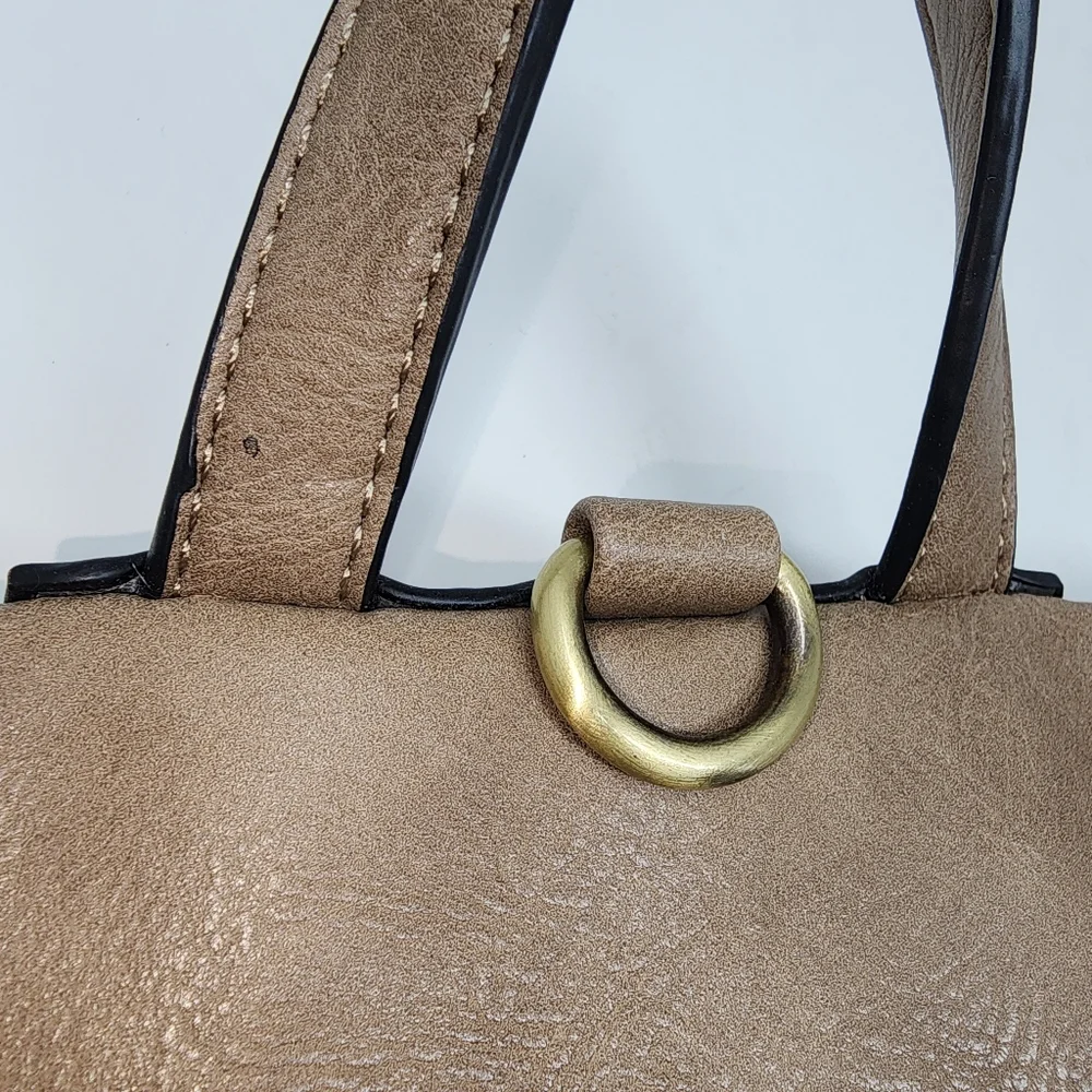 Jen&Co vegan tan snake print convertible backpack with regular‎ and guitar Strap